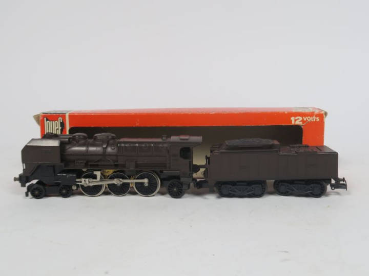 	Lot de matériel roulant en H0 de marque Jouef dont locomotive à vapeu