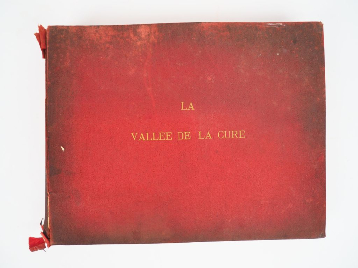 [FEBVRE – HEURLEY]. LA VALLÉE DE LA CURE. [Avallon, E. Barré, 1877]. G