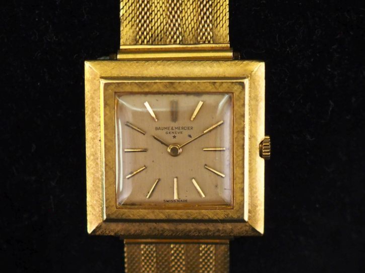 BAUME   MERCIER, à Genève Montre bracelet, boitier et bracelet en or j