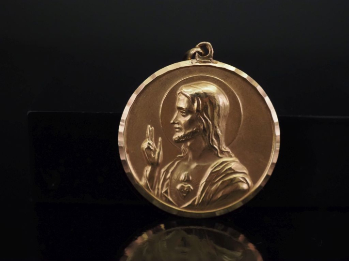 Médaille religieuse double faces en or jaune 750, figurant une Vierge 