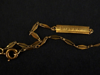 Vente aux enchères Bracelet de naissance en or jaune 750, composé de maillons en forme de