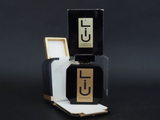 Vente aux enchères GUERLAIN Liu, P. Flacon plein et scellé. Réédition limitée numérotée.