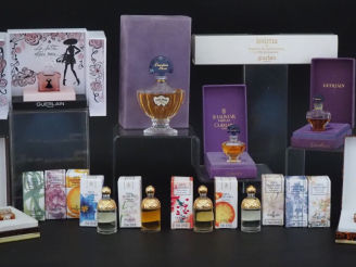 Vente aux enchères GUERLAIN Shalimar. Dans son coffret, PND. GUERLAIN La petite robe noir