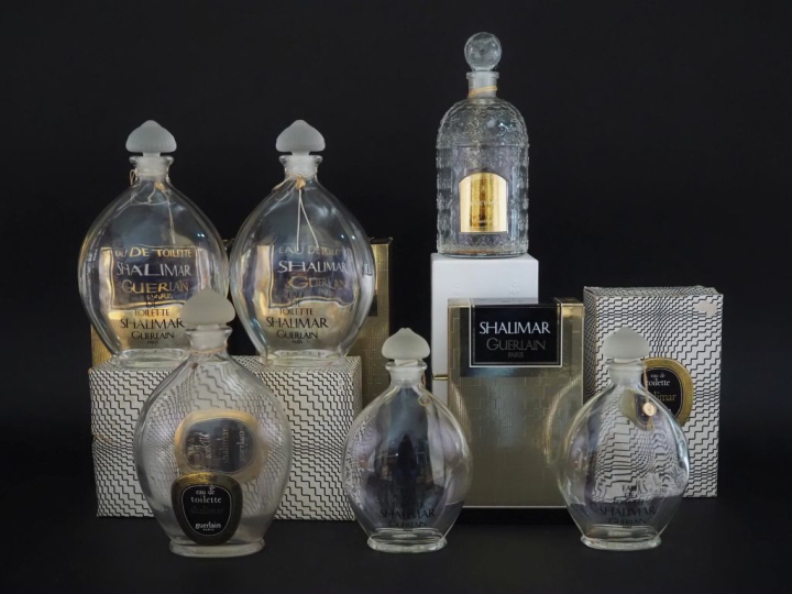 GUERLAIN Shalimar. Flacon vide aux abeilles Dans son coffret. Hauteur 