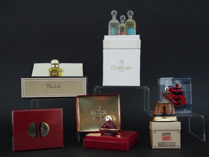 HERMES Calèche, coffret seul.  Calèche, P. Hauteur : 7 cm.  GUERLAIN L