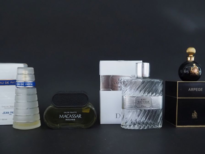 LANVIN Arpege. Dans son coffret Vide. JEAN PATOU Boite et flacon vide.