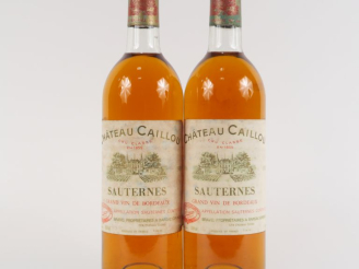 Vente aux enchères 2 BOUTEILLES CHÂTEAU CAILLOU CC SAUTERNES - 1986 - BG