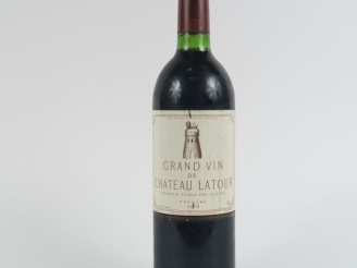 Vente aux enchères 1 BOUTEILLE CHÂTEAU LATOUR 1er GCC PAUILLAC - 1979 - BG/ELA