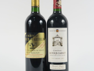 Vente aux enchères 2 BOUTEILLES de 2003 : 1 CHÂTEAU LA TOUR CARNET GCC HAUT MÉDOC - 1 CHÂ