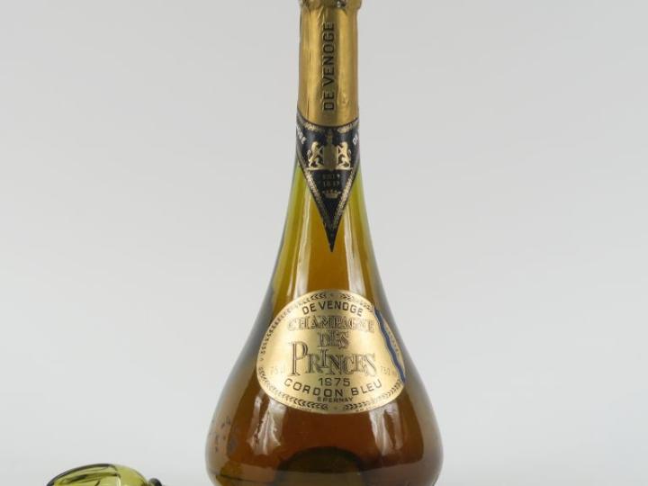 1 BOUTEILLE CHAMPAGNE DES PRINCES DE VÉNOGE 'CORDON BLEU' - 1975