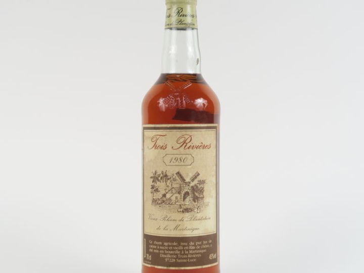 1 BOUTEILLE RHUM TROIS RIVIÈRES 45° - 1980 - ELT