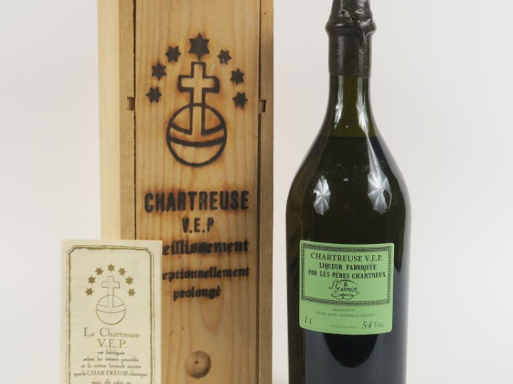 1 BOUTEILLE (1 L) CHARTREUSE V.E.P. 54° - COFFRET - MISE : 1996/N°1381