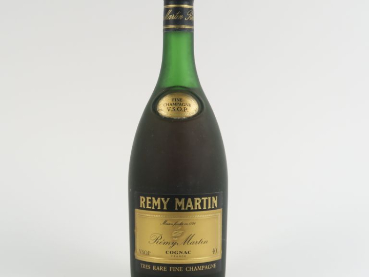 1 BOUTEILLE COGNAC RÉMY MARTIN FINE CHAMPAGNE V.S.O.P.