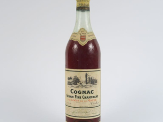 Vente aux enchères 1 VIEILLE BOUTEILLE COGNAC GRANDE FINE CHAMPAGNE DU LOGIS DE LA MOTHE 