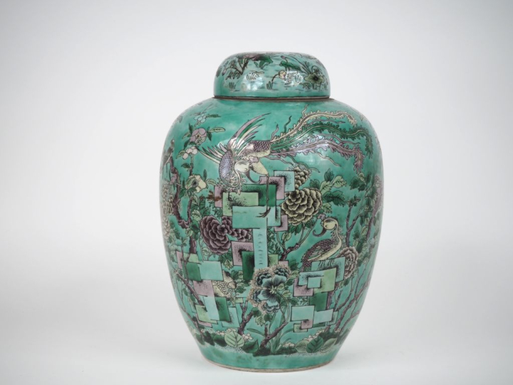 Chine XIXe siècle,  Important pot à gingembre en porcelaine et émaux d