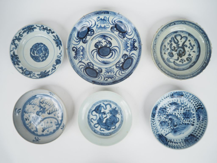 Chine, du XVIe au XVIIIe siècle,  6 coupes et assiettes en porcelaine 