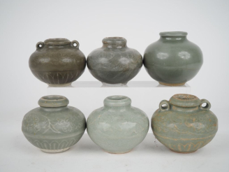Vente aux enchères Chine, Annam du XIIIe au XVIIe siècle, 6 petits pots globulaire en cér