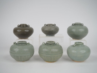 Vente aux enchères Chine, Annam du XIIIe au XVIIe siècle, 6  pots globulaires en céramiqu