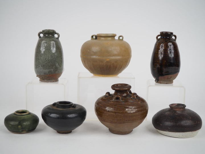 Chine, Annam du XIIIe au XVIIe siècle, 7  petits pots ou jarres globul