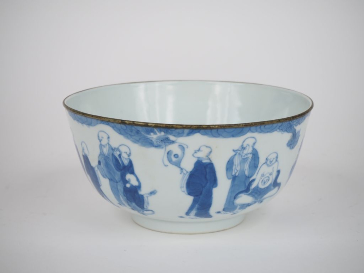 Vietnam, fin  XIXe siècle, Coupe en porcelaine bleu de Hué à décor de 