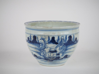 Vente aux enchères Vietnam, fin du XIXe siècle, Petit bassin en porcelaine bleu de Hué à 
