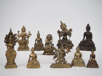Vente aux enchères Tibet XXe siècle Dix statuettes en bronze dont bouddha et boddhisattva