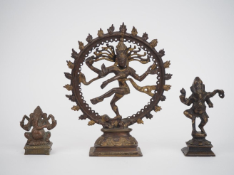 Vente aux enchères Inde XXe siècle, Trois statuettes en bronze, dont deux représentations
