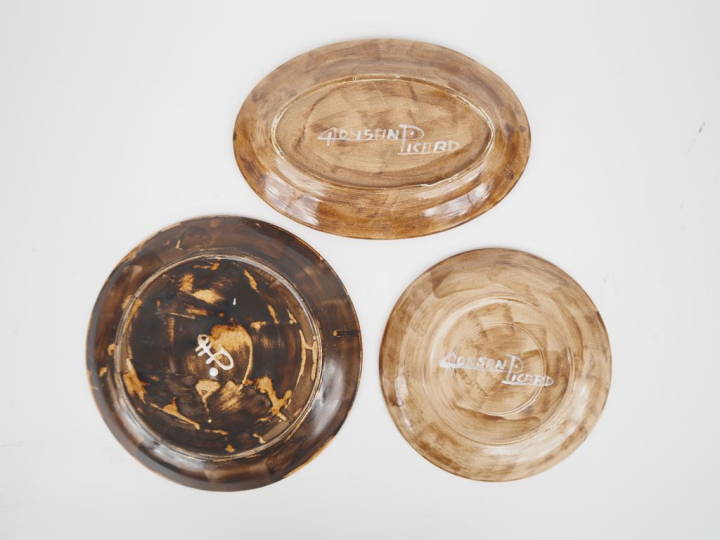 MONSAND   PICARD. Partie de service de table années 70 en céramique po