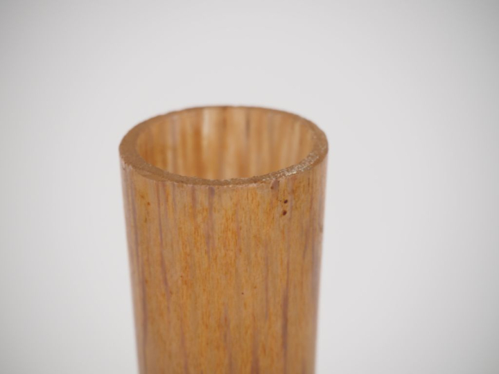 Soliflore Art déco en verre marbré ocre.  H. 42 cm (micro égrenure au 