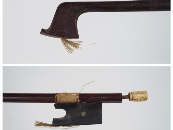 Archet	 de violon modèle classique bouton en ivoire. XIXème siécle. 	3