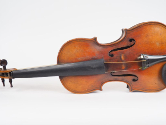 Vente aux enchères Alto 	Allemand dans le style de Maggini  	38,3  Expert : Atelier Dalle