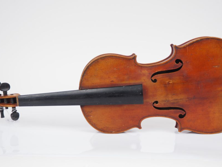 Violon fait par Nicolas Vuillaume Sainte Cécile des Thernes. Vers 1850