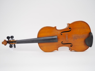 Vente aux enchères Violon portant la marque au fer "Thouvenel"  	4/4 	(cassure à la tete 