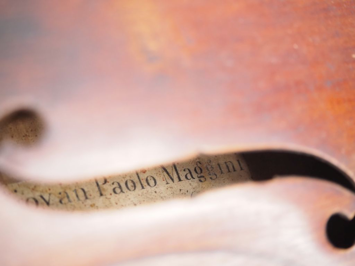 Violon 	Ecole Tchèque  4/4 	(bon état) Expert : Atelier Dalle Carborna