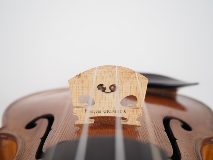 Violon	 des Pays de l'est portant l'etiquette "Stainer"	 4/4 	(prêt à 