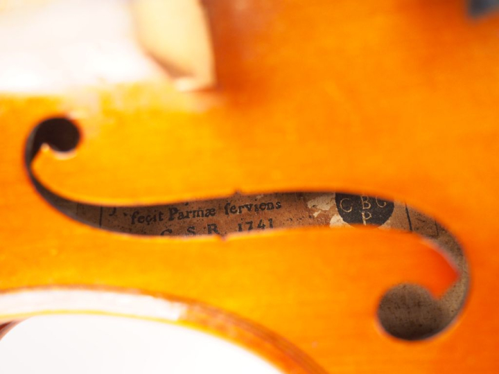 Violon 	fait à Mirecourt vers 1930	 4/4 	(bon état)  Expert : Atelier 