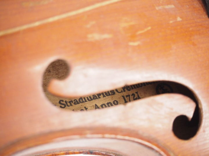 Violon 	fait dans l'atelier Laberte Mirecourt vers 1920	 1/2 	(bon éta