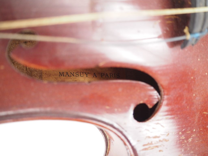 Violon	 fait à Mirecourt 	3/4 	(cassure d'âme dans le dos)  Expert : A