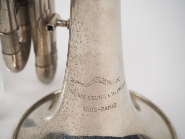 PELISSON GUINOT ET BLANCHON.  Cornet à piston dans son étui en bois no