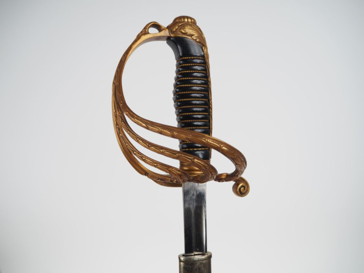 Sabre d’officier d’infanterie, modèle de fantaisie.  Poignée en corne 