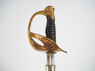 Vente aux enchères Sabre d’officier de cavalerie modèle 1923.  Poignée en corne avec fili