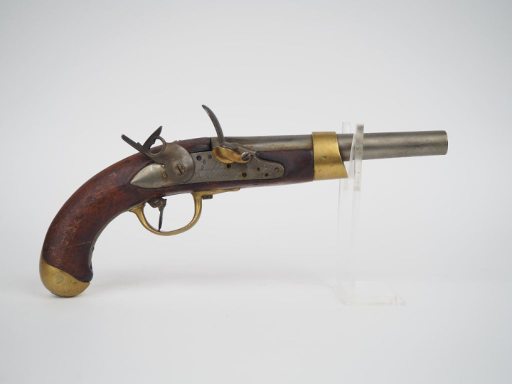 Pistolet d’arçon à silex modèle An XIII.  Platine signée « Manuf Imp d