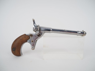 Vente aux enchères Pistolet dit de cycliste, un coup, calibre 5,5 mm.  Finition nickelée.