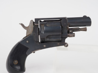 Vente aux enchères Revolver Bulldog, cinq coups, calibre 320, double action.  Finition br