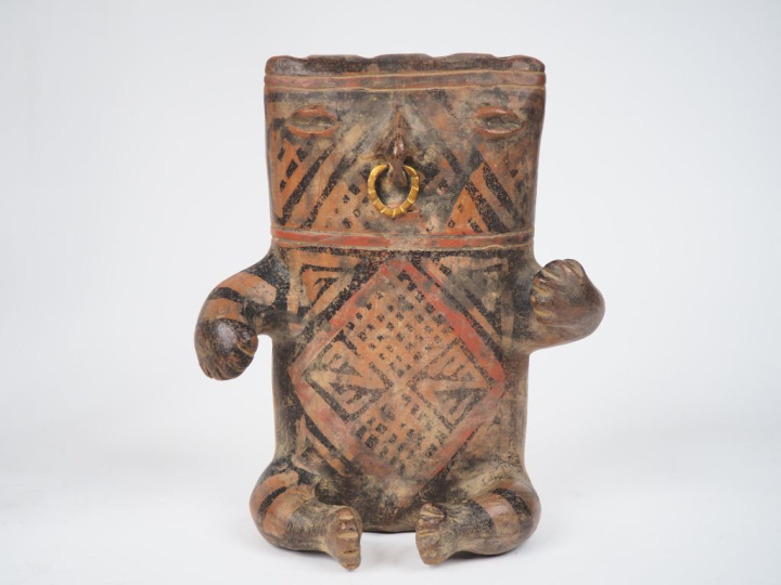 Colombie, culture Quimbaya, v 500-1500 apr. J-C. Figurine de "Cacique"