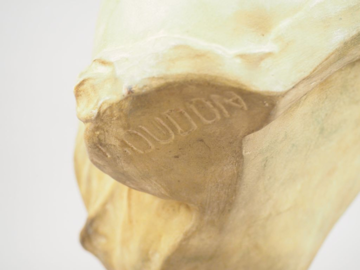 HOUDON (d'après). "Diane chasseresse" Buste en terre cuite patinée. Si