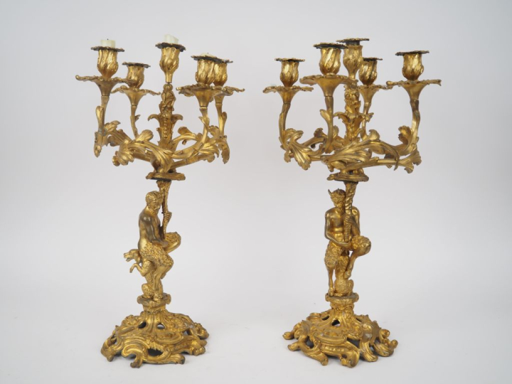 Paire de candélabres Napoléon III de style Louis XV en bronze doré à d