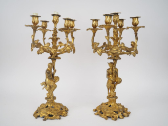Vente aux enchères Paire de candélabres Napoléon III de style Louis XV en bronze doré à d