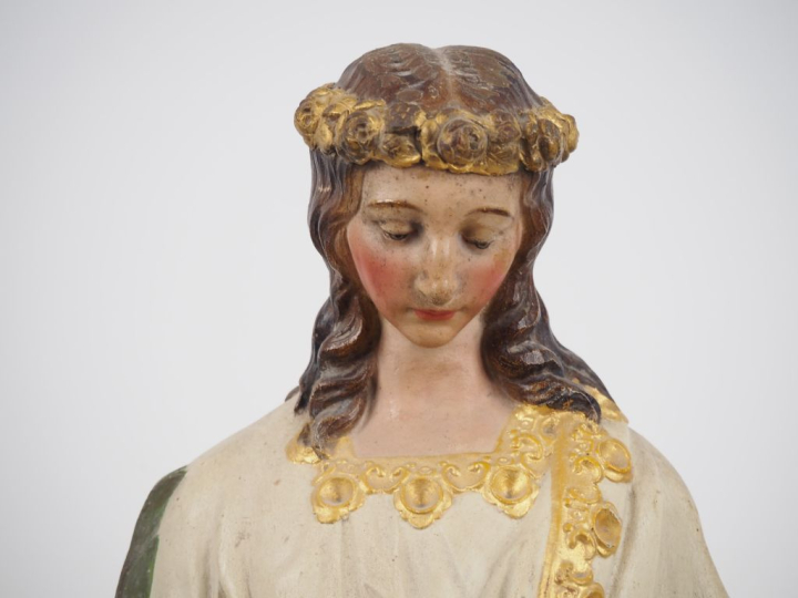 Ecole française XXème. "Sainte Philomène". Sculpture en terre cuite po