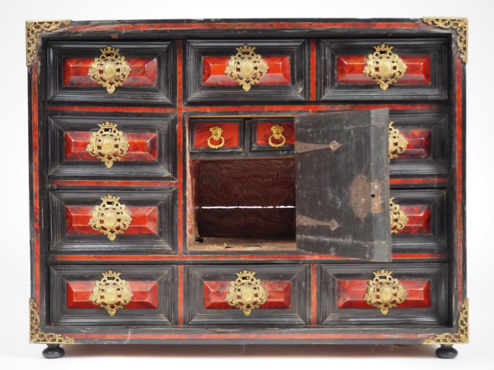 Cabinet flamand XVIIème en ébène, placage d'ébène, bois noirci et écai